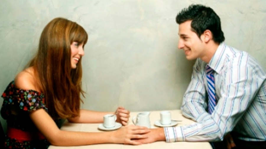 dating advice guru read his signals